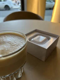Навушники бездротові з активним шупопоглинанням Air Pro 2nd gen бездротові Bluetooth навушники з магнітним зарядним чохлом MagSafe та бездротовою зарядкою миттєве підключення White Kayfovo AE2GN фото від покупців 19