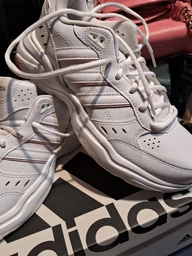 Жіночі кросівки Adidas Strutter GX0671 40.5 (7UK) 25.5 см Ftwwht/Sabemt/Halsil (4065418991520)