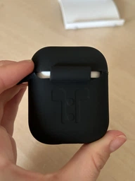 Силиконовый чехол для AirPods 1/2 с карабином Black (черный) фото от покупателей 11