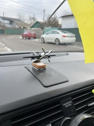 Ароматизатор в автомобіль Літак освіжувач повітря в машину на сонячній батареї чорний (R051461) фото від покупців 3