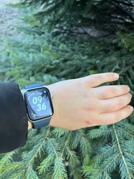 Смарт-годинник Apple Watch SE (2023) GPS 40mm Starlight Aluminium Case with Starlight Sport Band - M/L (MR9V3QP/A) фото від покупців 11