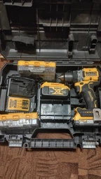 Дрель-шуруповёрт аккумуляторная бесщёточная DeWALT DCD800E1T