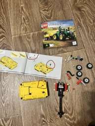 Lego Technic John Deere 9620R 4WD Tractor 42136