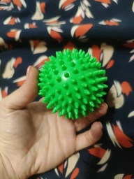 Массажный мячик 7.5 см жесткий EasyFit синий (PVC) мяч для массажа и МФР массажер для спины, ног, рук, шеи, стоп EFTNS75BL фото от покупателей 6