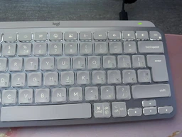 Клавіатура бездротова Logitech MX Keys Mini For Mac Wireless Illuminated Pale Grey (920-010526) фото від покупців 2
