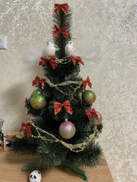 Штучна Ялинка Royal Tree RT-4-1 Принцеса 60 см зелена з інієм фото от покупателей 18