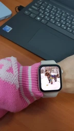 Смарт-годинник Apple Watch SE (2023) GPS 40mm Starlight Aluminium Case with Starlight Sport Band - M/L (MR9V3QP/A) фото від покупців 9