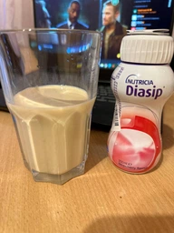 Ентеральне харчування Nutricia Diasip Strawberry flavour Діасіп зі смаком полуниці 200 мл (8716900581175) фото від покупців 4