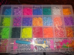 Набор для плетения браслетов Loom Bands, 6300 резинок, 22 цвета, станок и аксессуары фото от покупателей 6