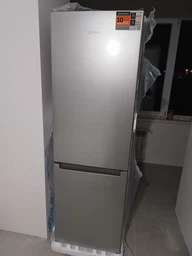 Холодильник Indesit INKS 1361 S4E (INKS1361S4E) фото от покупателей 3