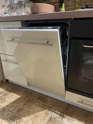 Посудомийна машина Beko DIS28123