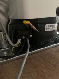 Холодильник Beko RCSA270K20W