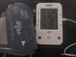 Тонометр автоматический VEGA 3H Comfort с индикатором аритмии фото от покупателей 7