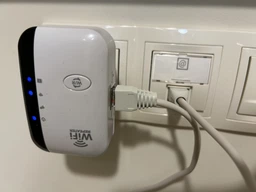 Бездротовий WIFI репітер 300 Мбіт/с підсилювач сигналу Wi-Fi 2.4Ггц, ретранслятор з режимом точки доступу (білий) фото від покупців 2