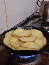 Сковорода чавунна Brizoll Horeca H8-1625 16 см