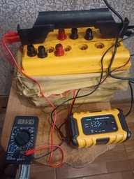 Автомобильное импульсное зарядное устройство Foxsur 12V 6A FBC1206D, автоматическое зарядное для аккумулятора фото от покупателей 16