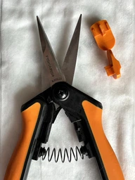 Ножницы Fiskars Solid Micro-Tip SP13 для растений (1051600) фото от покупателей 1