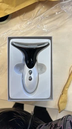 Микротоковый массажер Swan Beauty Lifting Pro MJ-32 микротоки для лица шеи и второго подбородка от отеков со световой LED терапией лимфодренаж и морщин домашний уход для красивой кожи белый фото от покупателей 3