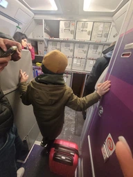 Пластикова валіза ручна поклажа Lowcost лоукост Wizz Air 40 x 20 x 30 бежева фото від покупців 8