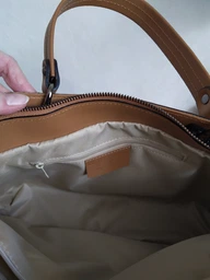 Сумка жіноча шкіряна тоут середня Regina Notte Tote 1651 Пудра фото від покупців 5