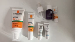 Гель-крем La Roche-Posay Anthelios UVA 400 Oil Control с матирующим эффектом для жирной чувствительной кожи лица очень высокий уровень защиты от UVB и от очень длинных UVA лучей SPF 50+ 50 мл (3337875546430) фото от покупателей 7
