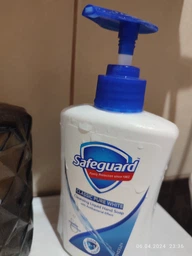 Антибактериальное жидкое мыло Safeguard Классическое 225 мл (5410076352623/4015400979043) фото от покупателей 1