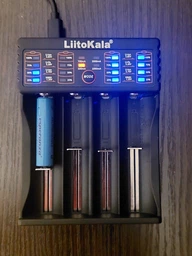 Зарядное устройство универсальное Liitokala lii-402, 4 канала,LCD дисплей, поддерживает Li-ion, Ni-MH и Ni-Cd AA (R6), ААA (R03), AAAA, С (R14) фото от покупателей 6