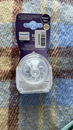 Силіконова соска Philips Avent Natural середній потік 3+ міс 2 шт (SCY964/02) (8710103985136) фото від покупців 9