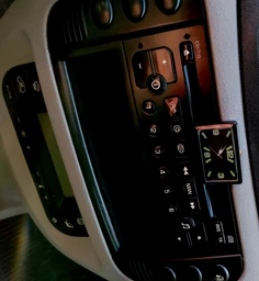 Автомобильные часы Novotec Prime Кварцывые часы в авто Черный цыферблат