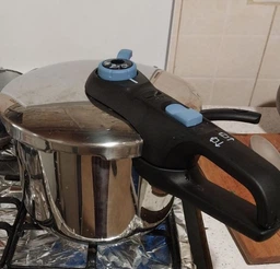 Скороварка Tefal Secure Trendy с паровой корзиной 8 л (P2584401) фото от покупателей 2