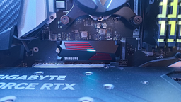 Накопитель SSD M.2 2280 2TB Samsung (MZ-V9P2T0CW) фото от покупателей 11