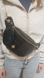 Сумка бананка женская через плечо поясная на цепочке стильная повседневная молодежная с регулируемым ремнем современная трендовая модная модель сумка кросс боди модный аксессуар на каждый день для телефона документов OnePro Черная 70154 фото от покупателей 7