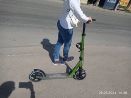 Двухколесный самокат Skyper Urbanist SY-07856, ручной тормоз, зеленый фото от покупателей 9