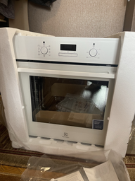 Духова шафа електрична Electrolux , 65л (EOF3H40BX) фото від покупців 5