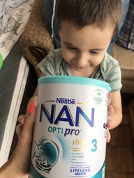 Суха молочна суміш Nestle NAN 3 Optipro з олігосахаридом 2'FL для дітей від 12 місяців 400 г (7613032476175) фото від покупців 8