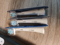 Электрическая зубная щетка Oral-B iO 3 Blue (8006540731321) фото от покупателей 7