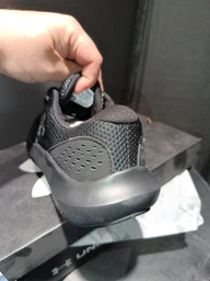 Кросівки чоловічі Under Armour Charged Surge 4 44 Синій 3027000-401 фото від покупців 7