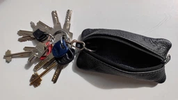 Ключниця шкіряна Shvigel leather-15310 Чорна фото від покупців 2