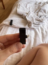Бездротовий петличний мікрофон (2 в 1) подвійна петличка для IOS iPhone 5–14 Lightning шумозаглушення DSP кейс 48 год мікрофон для відео стрімів TikTok YouTube інтерв’ю для блогерів Plug&Play DKWAY X11 Pro чорний фото від покупців 3