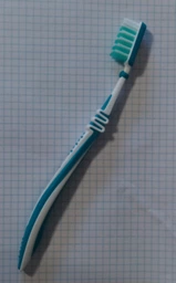 Зубна щітка AQUAFRESH IN-BETWEEN CLEAN 2+1 ШТ СЕРЕДНЯ (5054563931085) фото від покупців 2