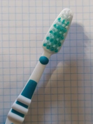 Зубна щітка AQUAFRESH IN-BETWEEN CLEAN 2+1 ШТ СЕРЕДНЯ (5054563931085)