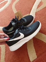 Кроссовки женские Nike Tanjun 40.5 Серый DJ6257-003