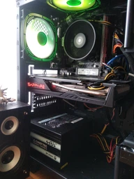 Відеокарта Sapphire RX 5600 XT 6G GDDR6 PULSE б/в