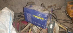Інвертор напруги Voltronic AEV6500W, 12/220V з апроксимованою синусоїдою, 2 універсальні розетки, 2*USB (DC:5V/2.4A), клемні дроти, BOX (YT28508) фото від покупців 1
