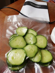 Вакууматор для продуктов сухих и влажных вакуумный упаковщик для еды бытовой домашний кухонный компактный Vacuum Sealer + 10 вакуумных пакетов в подарок фото от покупателей 7