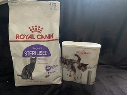 Сухой корм Royal Canin Sterilised 37 - для кастрированных кошек и стерилизованных кошек, 4 кг (2537040) фото от покупателей 19
