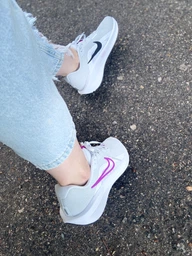 Женские кроссовки для бега Nike Downshifter 13 FD6476-700 36.5 (6US) 23 см Светло-желтые (197863028484) фото от покупателей 2