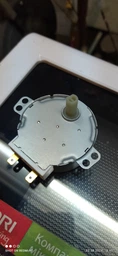Двигатель поддона Koolwen для микроволновой печи 5/6r/min 240V 4W H(шток)=14mm (49TYZ-A2)