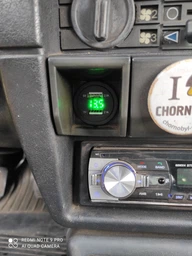 Автомобильное зарядное устройство два порта USB 12V врезная, с Вольтметром зелёная подсветка Autoexpect (80070) фото от покупателей 3