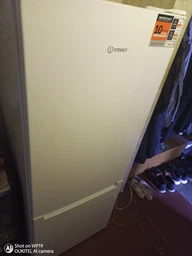 Двухкамерный холодильник Indesit LI6 S1E W фото от покупателей 1
